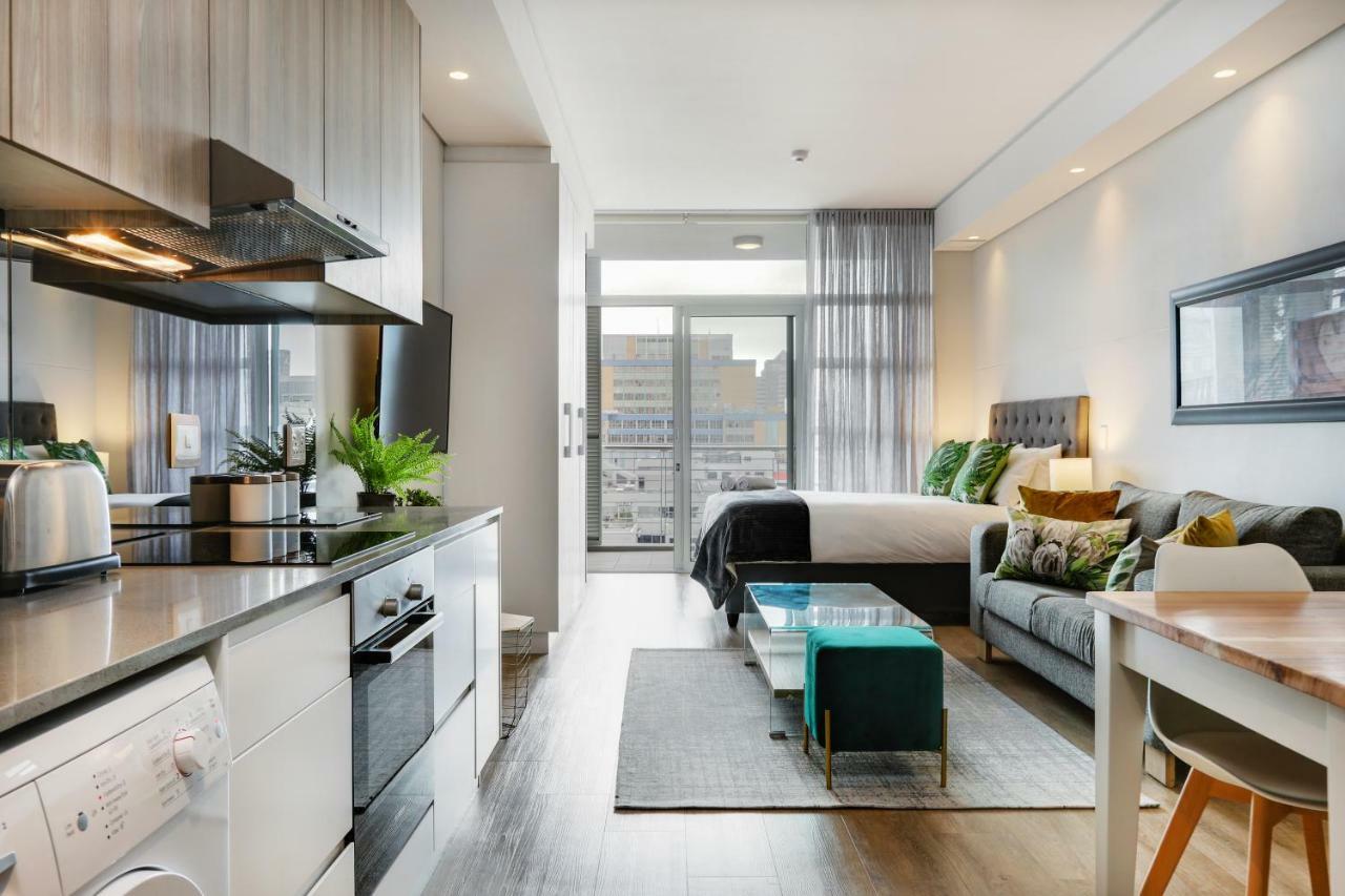 Backup-power Eco Balcony Near Table Mountain Apartment Cape Town